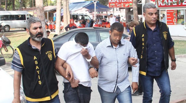 Hamile kadını çocuklarıyla tehdit edip fuhuş yaptırdılar