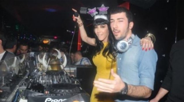 Hande Yener Sahnesini Oğluyla Paylaşacak