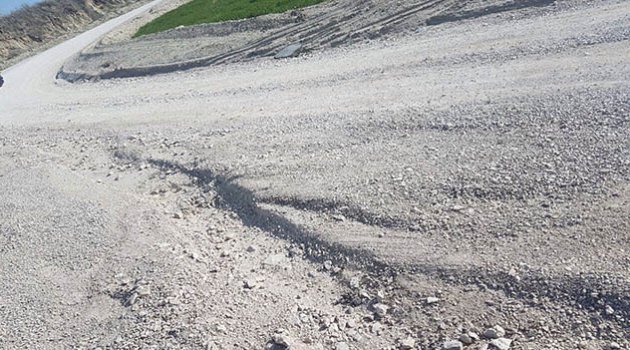 Harbiş yolu yarım kaldı