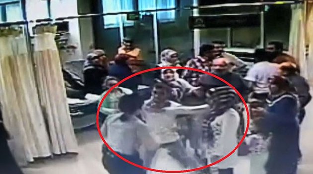 Hasta yakınları tarafından darp edildi
