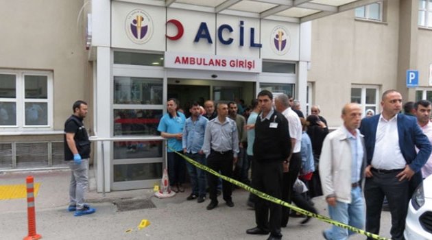 Hastane önünde silahlı saldırı! 2 ölü