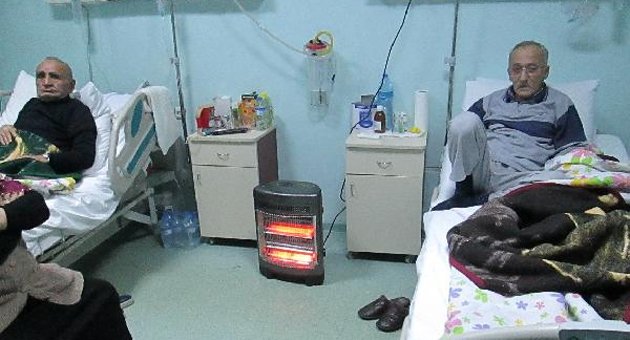 Hastanede hastalar elektrikli sobayla ısındı