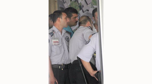 Hastanenin erkekler tuvaletinde cenin bulundu