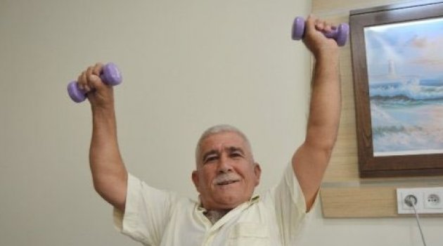 Hastaneye Çarşafla Taşınarak Geldi, Yürüyerek Çıktı