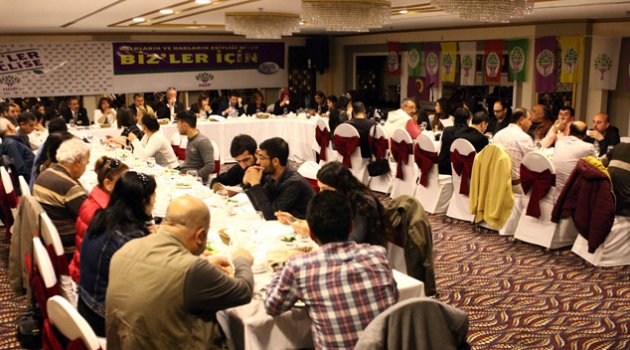 HDP Adana adaylarını basına tanıttı