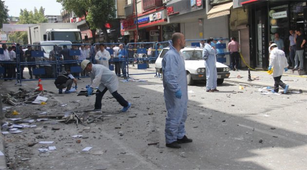 HDP Adana İl binasındaki patlamada 5 partili yaralandı