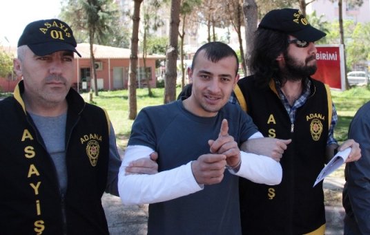 Hostese ihtiyacım yok lafına sinirlenip durağı kurşunladı
