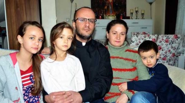 Hristiyan din adamı AK Parti'den aday adayı!