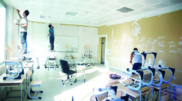Hükümlüler öğrenciler için okulları yeniledi