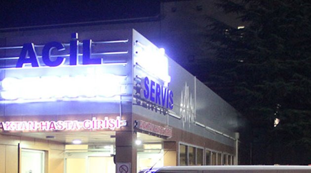 Husumetlisini röntgen odasında bıçaklayarak öldürdü