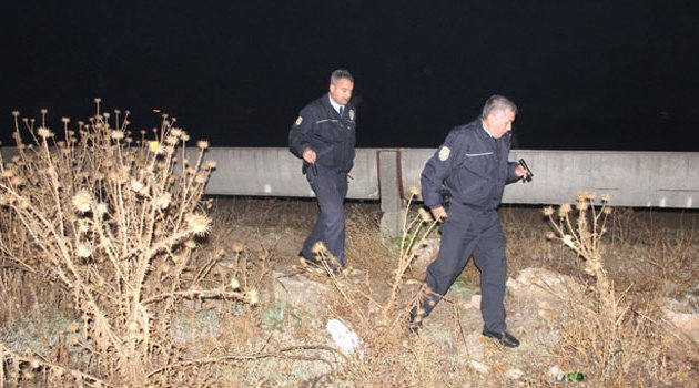 İhbar üzerine gelen polis, bıçaklanmış şahıs buldu