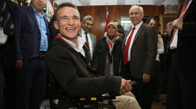 İhtiyaç sahiplerine akülü sandalye