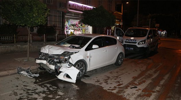İki otomobil çarpıştı 1 ölü 1 yaralı