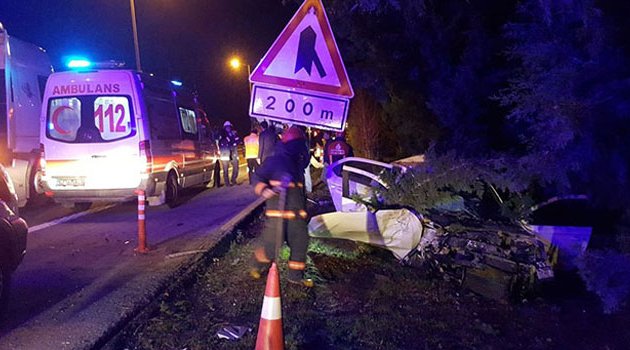 İki otomobil çarpıştı! 1 ölü, 2 yaralı
