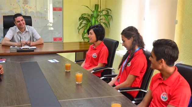 İl Spor Müdürü Ataşbak, başarılı atletleri kabul etti