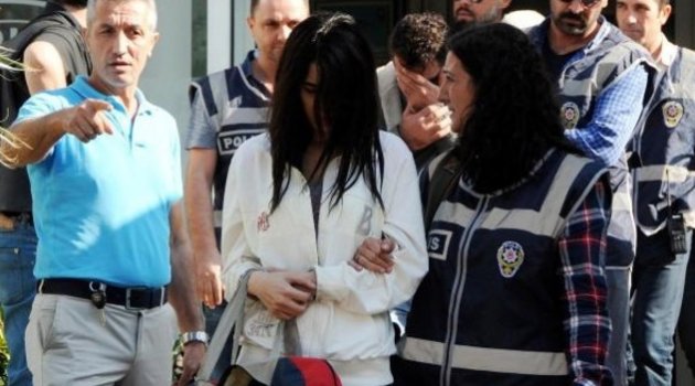 İlaçlı pastayla iş adamını dolandırdı