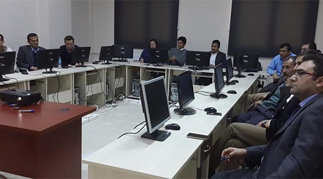 ‘İletişimde temel nokta dinlemek’