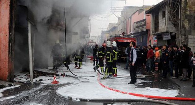 İmalathanede çıkan yangın paniğe neden oldu
