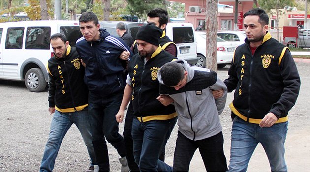 İnşaat deposundan malzeme çalan hırsızlar yakalandı