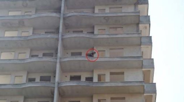 İntihar girişimi yolu kapattırdı