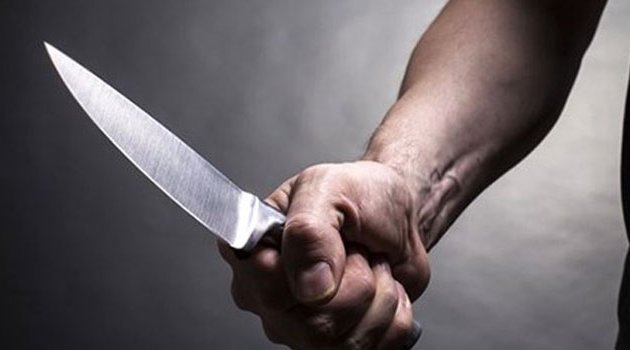 ‘İş bul’ diyen annesini öldürdü