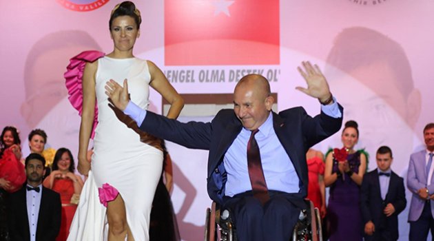 İş Kadınları Engelliler İçin Podyumda