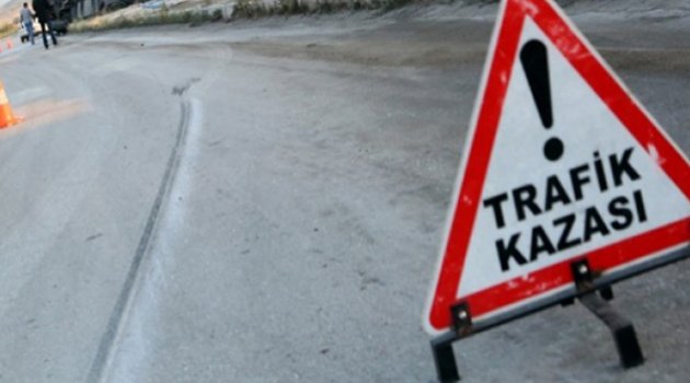 Işık ihlali yaptı yayalara çarptı: 2 ölü