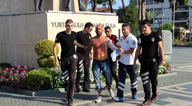 İşsizim deyip kendini kesti