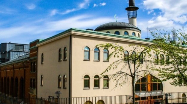 İsveç'te camiye çirkin saldırı!