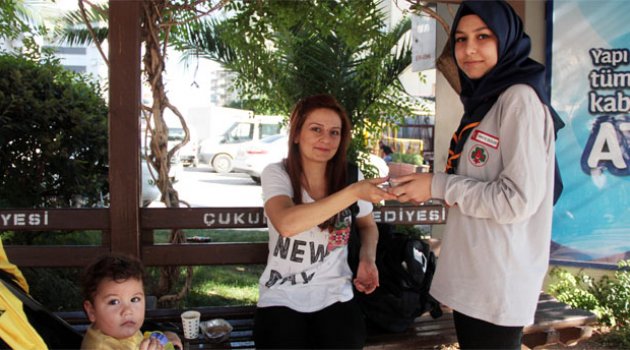 İzciler aşure dağıttı