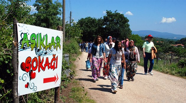 İzdivaç programı gibi sokak
