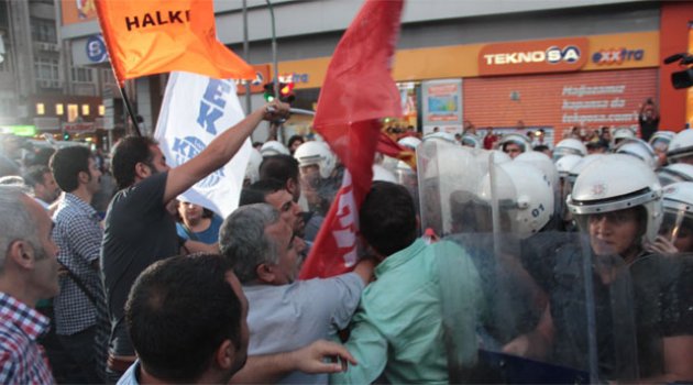 İzinsiz yürüyüşe polis müdahalesi