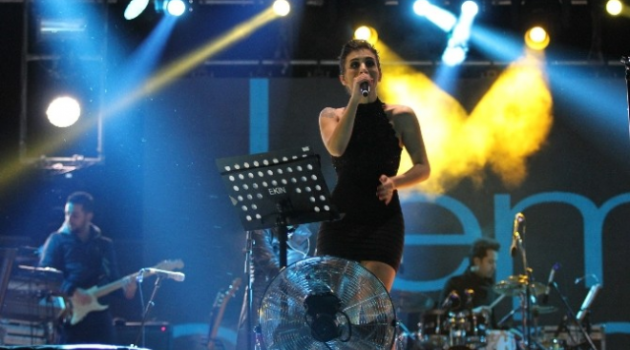 İzmir'de İrem Derici Coşkusu