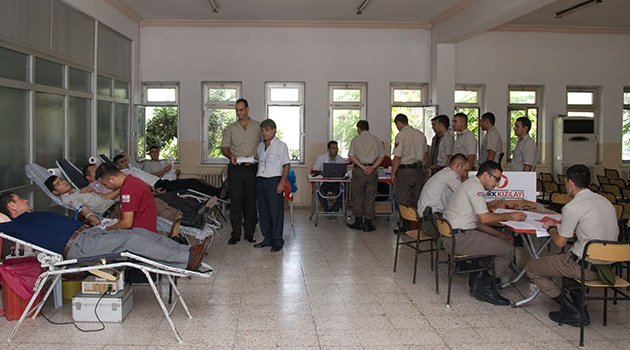 Jandarmadan kan bağışı