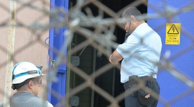 Kablo çalmak istediler elektrik akımına kapıldılar