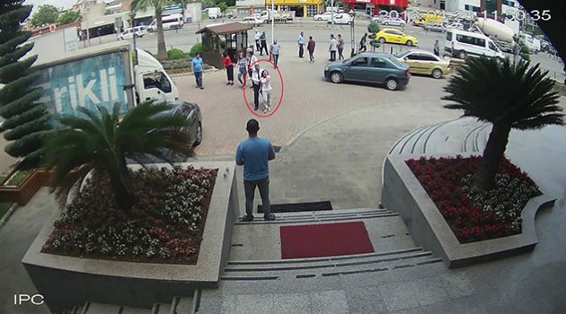 Kadın hırsız kadınlar tarafından darp edildi