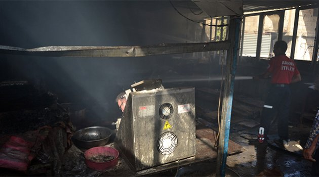 Kadınlar ekmek yaparken yangın çıktı