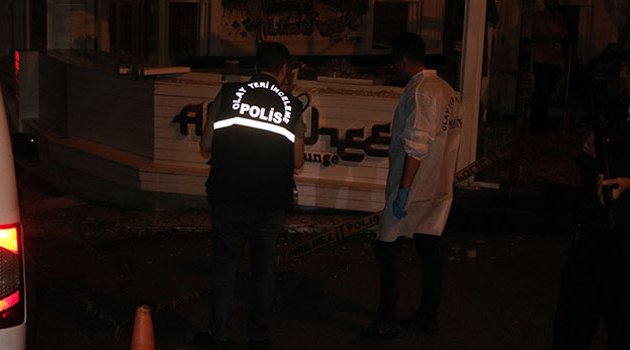 Kafeye silahlı saldırı!