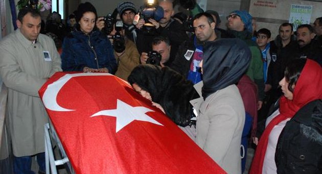 Kahraman kaptan toprağa verildi