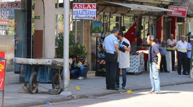 Kahvehanede silahlı kavga! 1 ölü