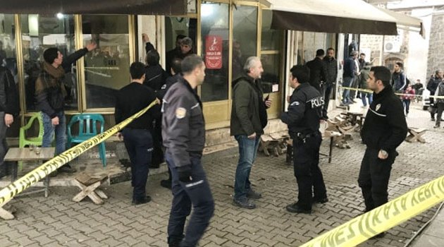 Kahvehanede silahlı kavga! 3 yaralı