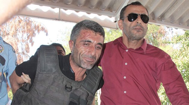 Kaldırım faciasına yol açan sürücüye çelik yelekli koruma
