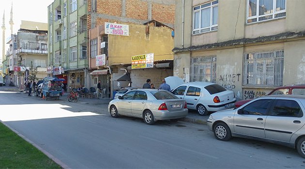 Kaldırım üstü tamir atölyesi