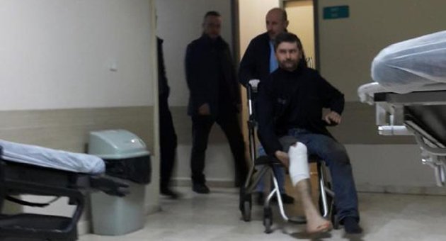 Kaldırımda yürürken bacağından vuruldu