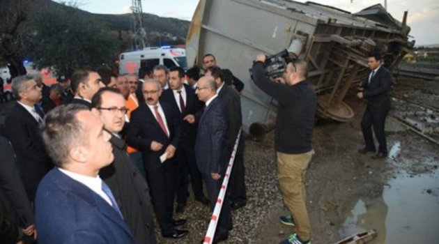Kalkınma Bakanı Lütfi Elvan olay yerini inceledi