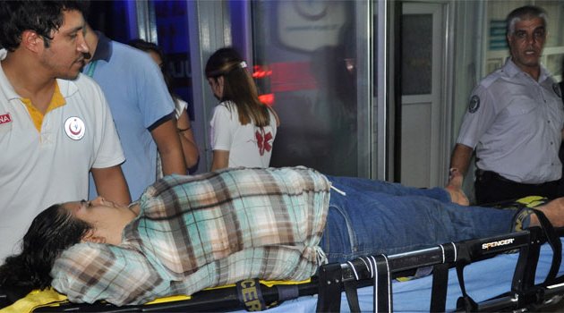 Kamyonetten Düşen Genç Kız Yaralandı