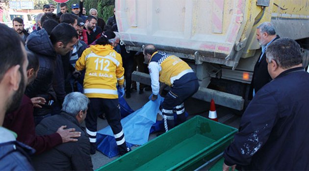 Kamyonun altında kalan elektrikli bisiklet sürücüsü öldü