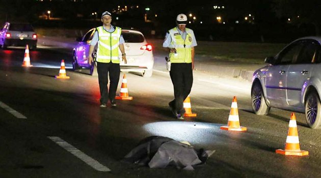 Kamyonun çarptığı yaya öldü
