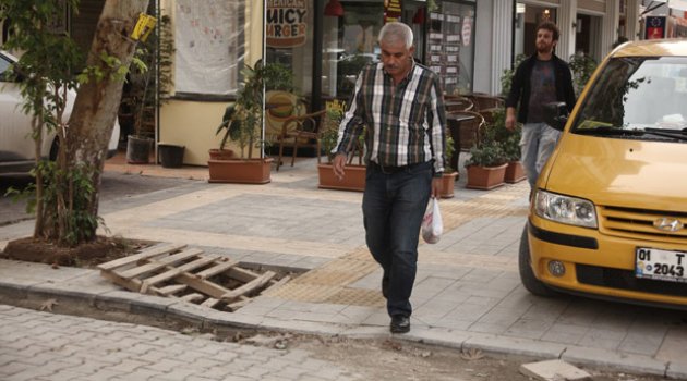 Kapaksız rögarlar tehlike saçıyor