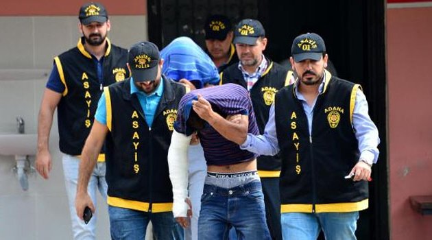Kapkaççılar kaza yapınca yakalandı